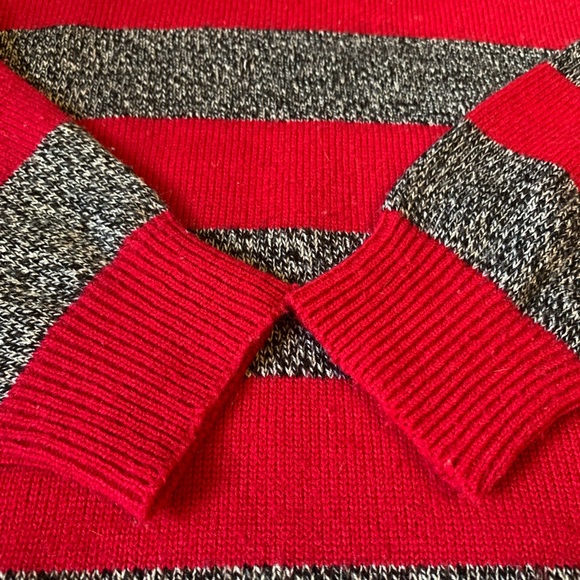 Vintage 80's Fuchsia & Charcoal Preppy Sweater Made in Taiwan Republic of China - Picture 9 of 10